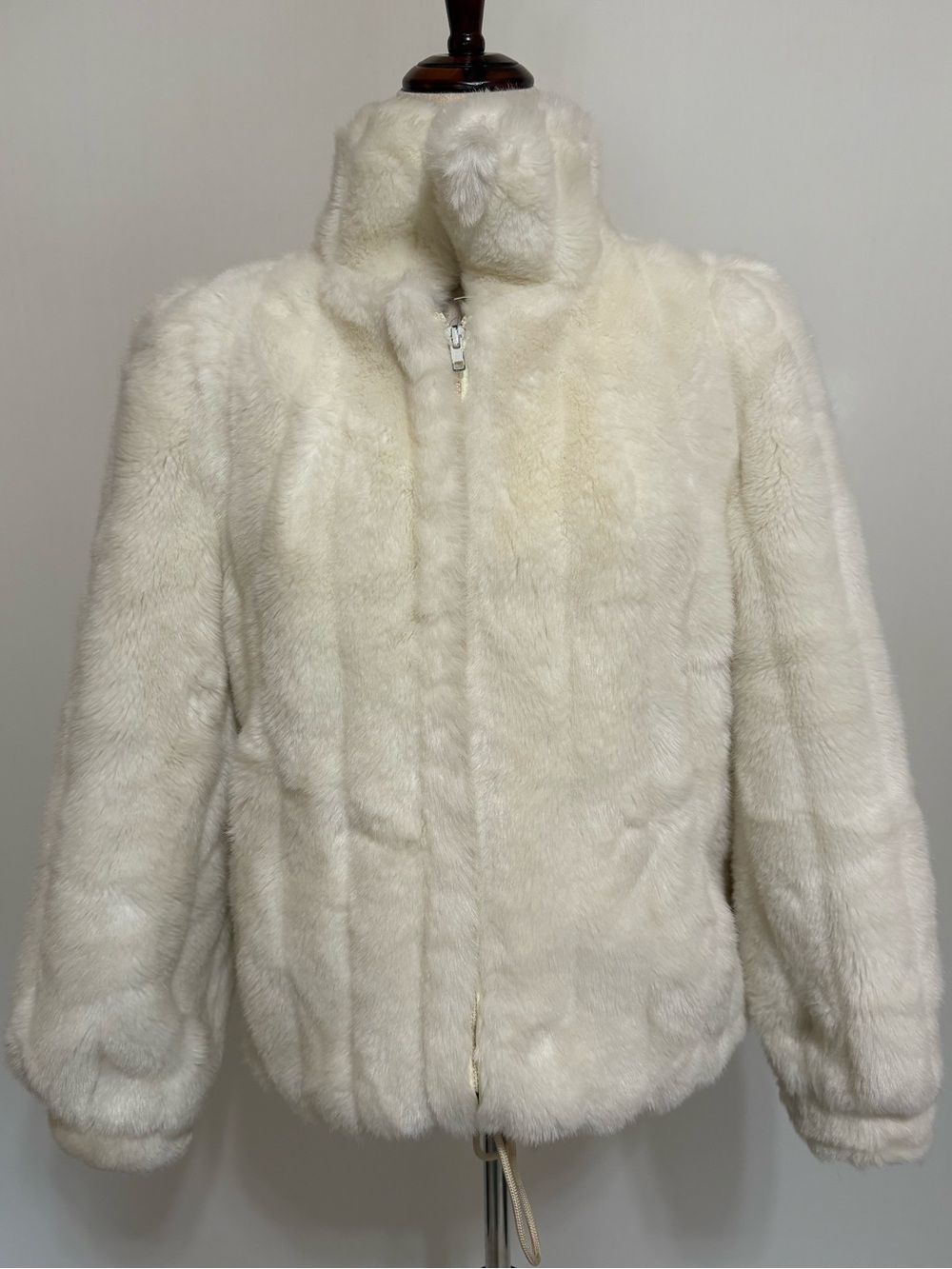 Jordache Vintage 80s Ivory Faux Fur Zip-Front Coat Size Medium 9/10